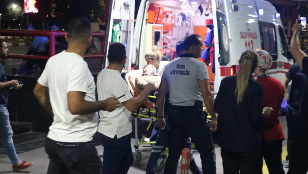 İzmir'de pompalı tüfek dehşeti: Rastgele ateş açtı, mahalle bekçisi vuruldu
