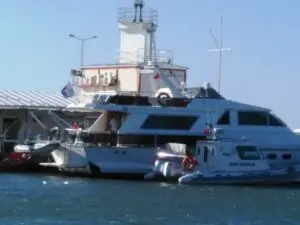 Ege’deki mavi yolculukta haftalık kirası 10 bin Euro olan lüks motoryat ile