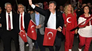 Cumhuriyetin ilanının 100’üncü yılı Bornova’da düzenlenen etkinliklerle kutlandı. Kutlamalar gündüz