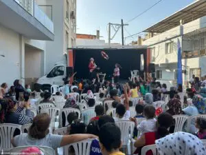 İzmir Büyükşehir Belediyesi’nin Biz İzmir Dayanışma Noktalarında Ekim ayı boyunca