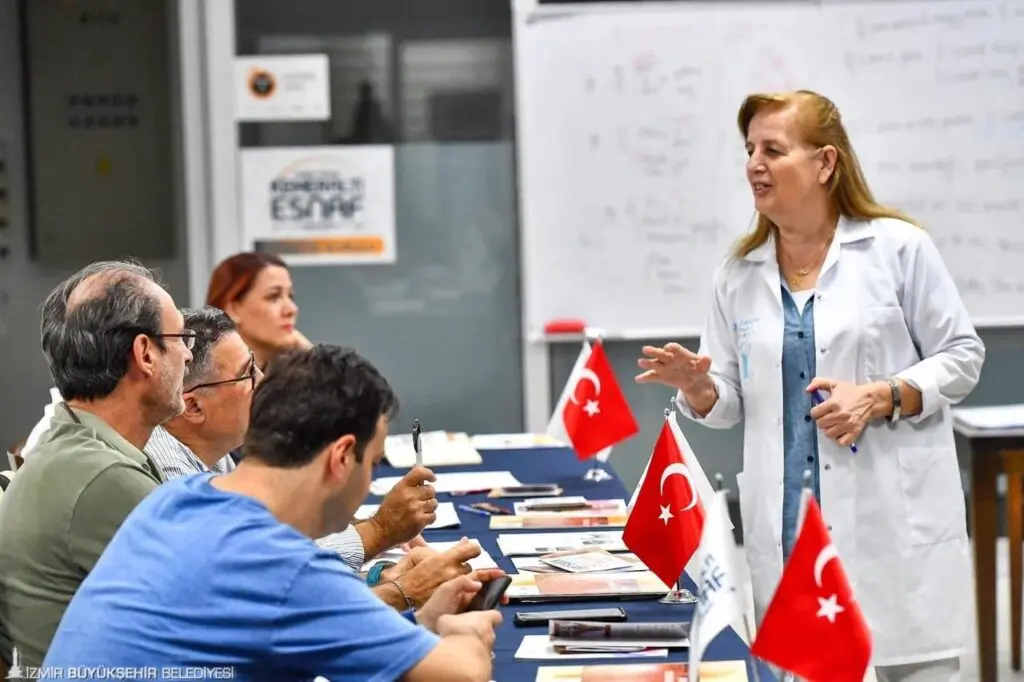 İzmir'de esnafa mesleki İngilizce eğitim desteği