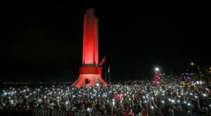 Karşıyaka Belediyesi tarafından düzenlenen program, Volkan Konak konserinden Prof. Dr.