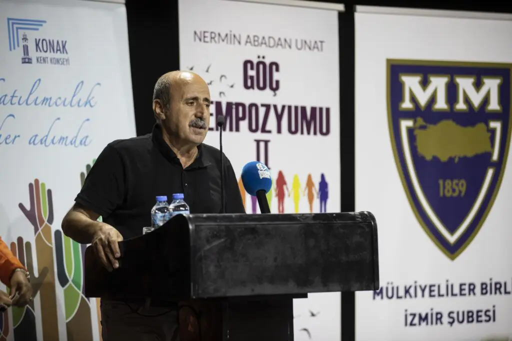 Konak'ta 2. Göç Sempozyumu... Başkan Batur: 'Bu durum yasal çerçeve içinde çözülmeli'