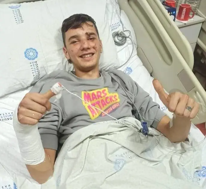Çantayı motosiklete savurdu iki kişiyi hastanelik etti... Savcı çantayı 'silah' saydı