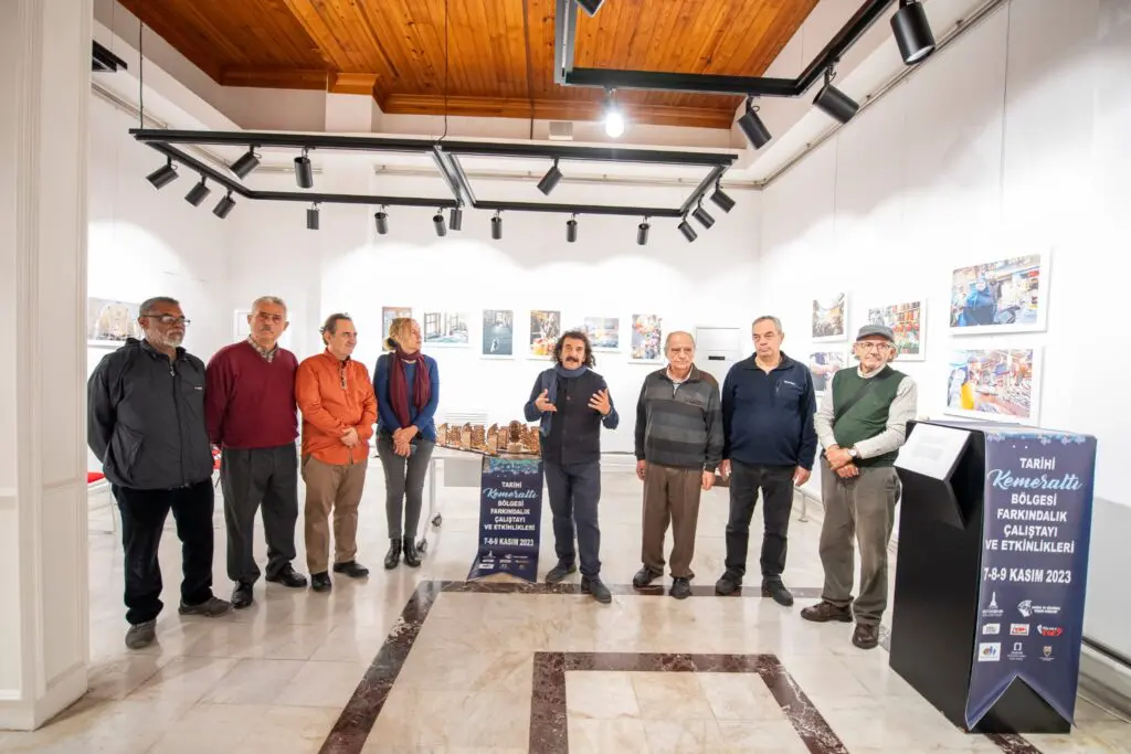 Başkan Soyer’e, İkinci Kemeraltı Çalıştayı’ndan teşekkür plaketi...