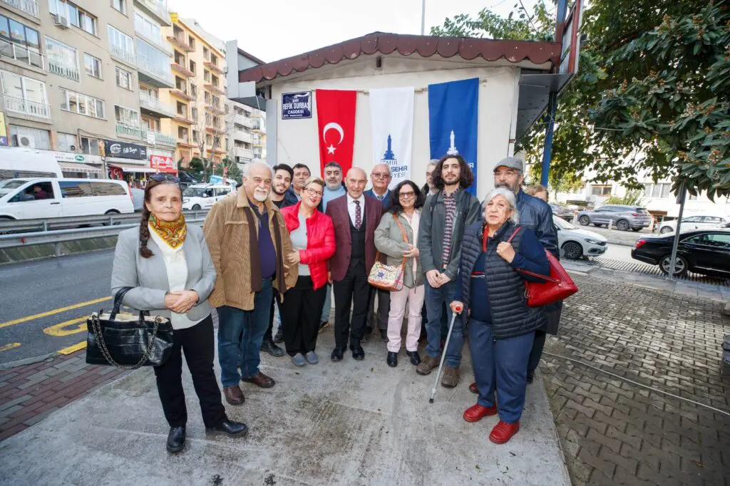 Şair Refik Durbaş’ın adı İzmir’de yaşadığı caddeye verildi