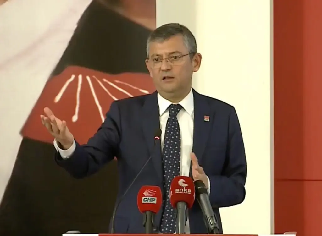 özgür özel 