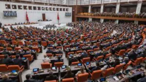 CHP Genel Başkanı Özgür Özel, Meclis Başkanı Numan Kurtulmuş ile