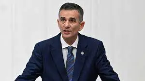 İYİ Parti içerisinde yaşanan gerginlik devam ediyor. İhraç istemiyle disiplin