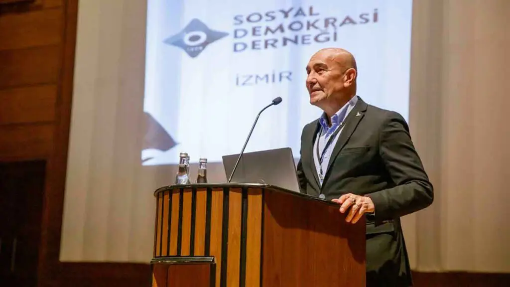 izmir-belediye-başkanı-tunç-soyer