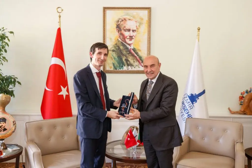 İzmir İtalya ilişkilerinde yeni adımlar... Başkan Soyer: Yeni işbirliklerine hazırız 4 İzmir İtalya ilişkilerinde yeni adımlar... Başkan Soyer: Yeni işbirliklerine hazırız
