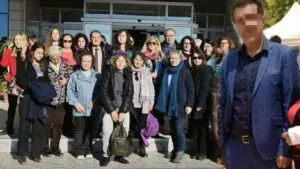 İzmir’in Urla ilçesinde müdür olarak görev yaptığı devlet kurumunda kadın