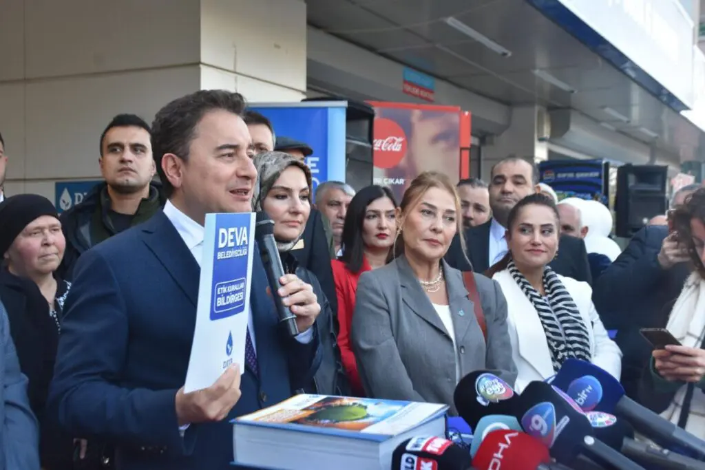 Babacan: Seçimden sonra muhalefet partilerinin çoğunda yaşanılanları gördük, 'İyi ki DEVA'yı kurmuşuz' diyoruz