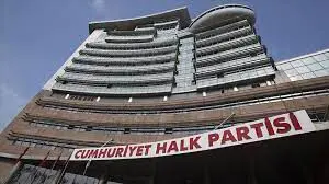 DEMOKRAT GÜNDEM-CHP İzmir’de 5 ilçede belediye başkanlığı için adaylık düğümü
