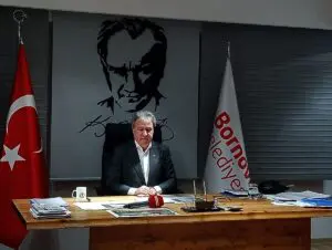 Bornova  Belediye Başkanı Mustafa İduğ, basın toplantısı düzenledi. Düzenlenen basın
