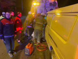 İzmir’in Konak ilçesinde meydana gelen bir trafik kazasında, bir kapalı