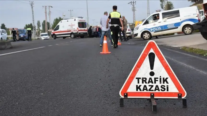 Uşak’ta yolun karşısına geçmeye çalıştığı sırada otomobilin çarptığı yaşlı adam
