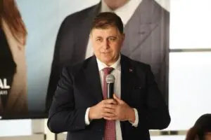 CHP’nin İzmir Büyükşehir Belediye Başkan Adayı Dr. Cemil Tugay, Karşıyaka’da