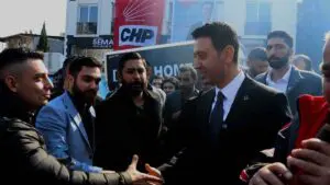 Cumhuriyet Halk Partisi (CHP) Bayraklı Belediye Başkan adayı İrfan Önal,