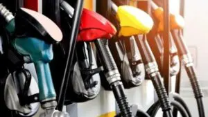 Motorinde son dönemde yaşanan zam yağmurunun ardından bu gece indirim