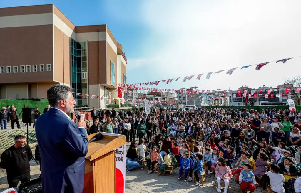 Başkan Sandal, Hasan Tahsin Merkezi'ni açtı. 'Başımız dik, alnımız ak'