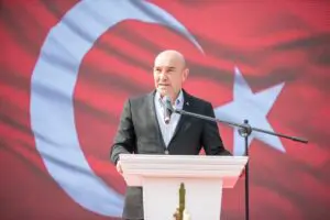 İzmir Büyükşehir Belediye Başkanı Tunç Soyer, Yangın Tankeri Dağıtma Töreni’nde