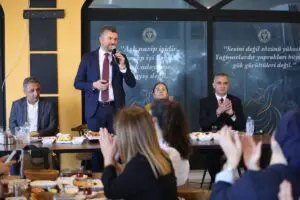 Buca Belediye Başkanı Görkem Duman, görev süresi boyunca birlikte yol