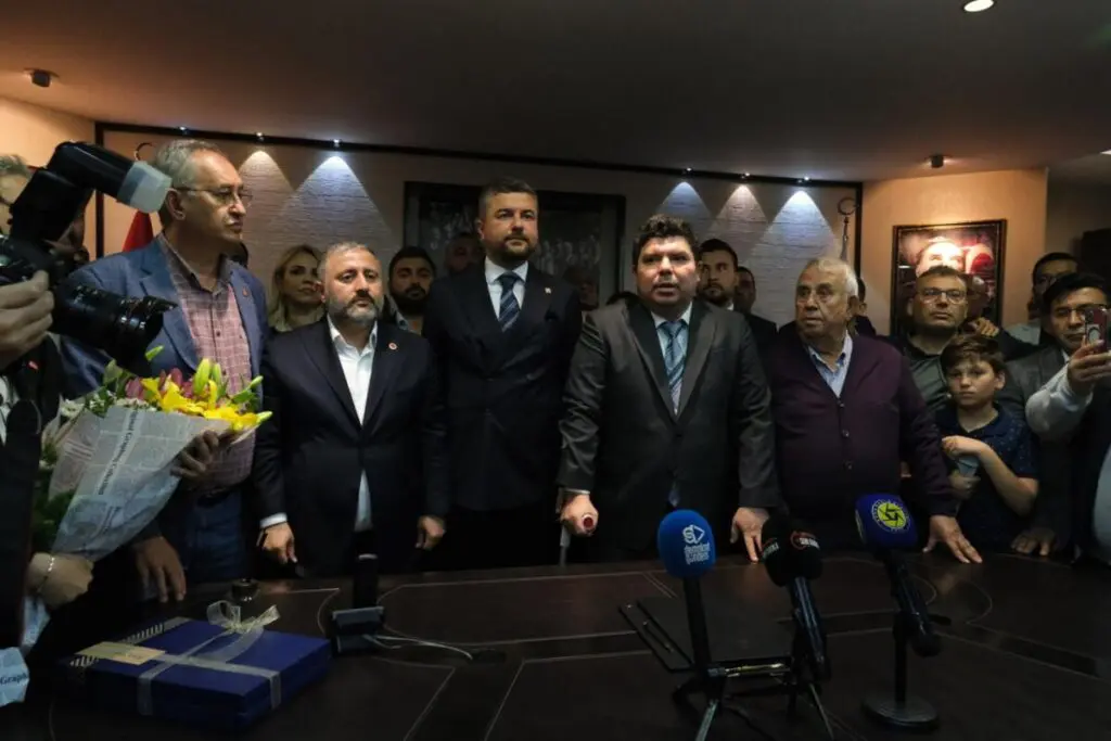 Buca'da Görkem Duman Dönemi Resmen Başladı: 'Şimdi Hizmet Zamanı!' 7 buca