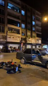 Ödemiş ilçesinde meydana gelen bir trafik kazasında motosiklet sürücüsü E.K.