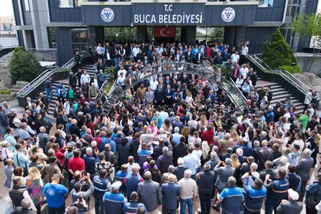 Buca'da Görkem Duman Dönemi Resmen Başladı: 'Şimdi Hizmet Zamanı!' 5 buca