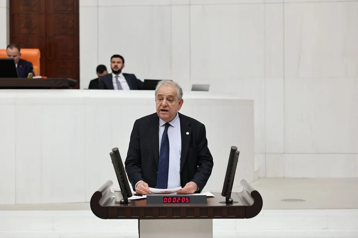 CHP İzmir Milletvekili, TBMM İnsan Hakları Komisyonu Üyesi Rıfat Nalbantoğlu,