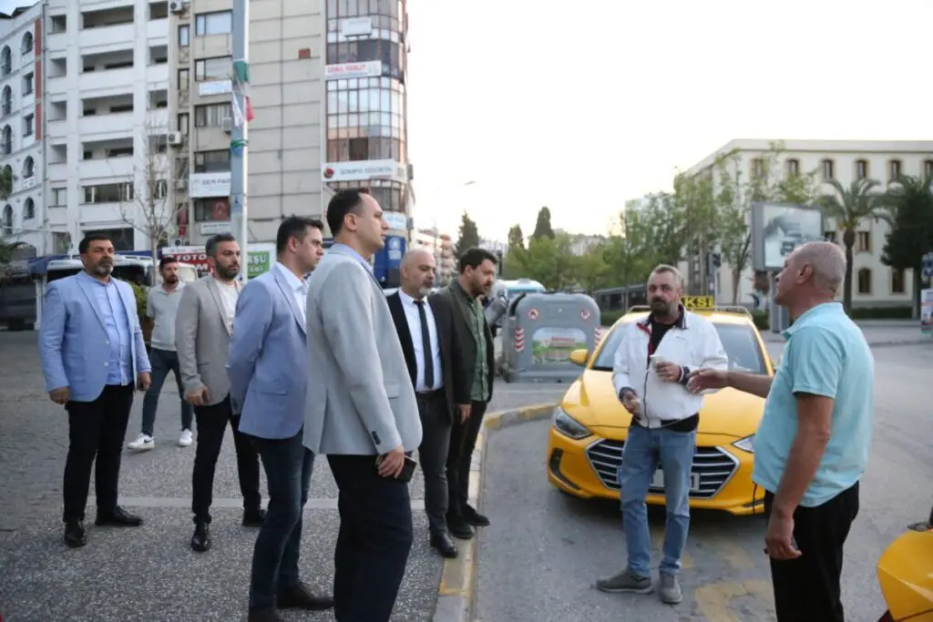 Bornova'da yeni dönem: Başkan Eşki mesaisine sabah 5'te muhtarlarla başlıyor 5 bornova