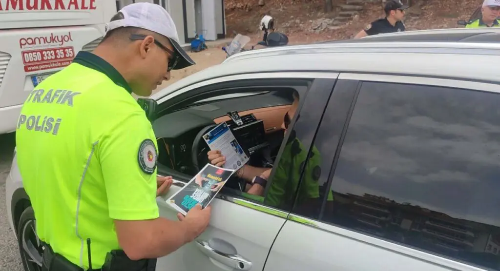 Bayram öncesi Muğla'ya tatilci akını: Kilometrelerce araç kuyruğu oluştu 6 bayram