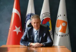 İzmir Ticaret Odası (İZTO) Yönetim Kurulu Başkanı Mahmut Özgener, 15