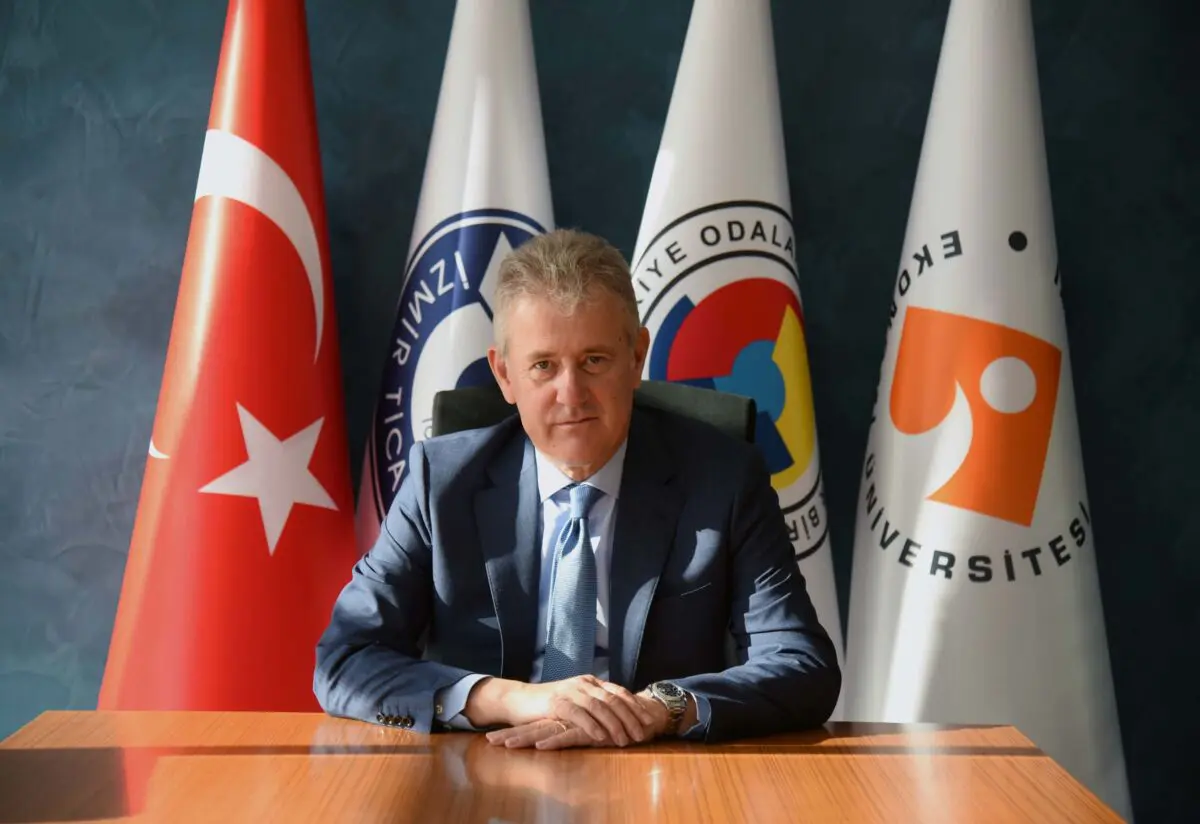 İzmir Ticaret Odası (İZTO) Yönetim Kurulu Başkanı Mahmut Özgener, 15