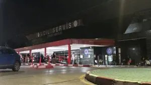 İzmir’in Bornova ilçesinde, Yeşilçam Mahallesi’nde saat 23.00 sıralarında yürüyen İsmail