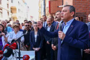 Demokrat Gündem- CHP Genel Başkanı Özgür Özel, Eskişehir ziyareti sırasında