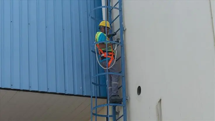 İzmir'de yüksekte çalışanlara büyükşehirden iş sağlığı ve güvenliği eğitimi 6 çalışan