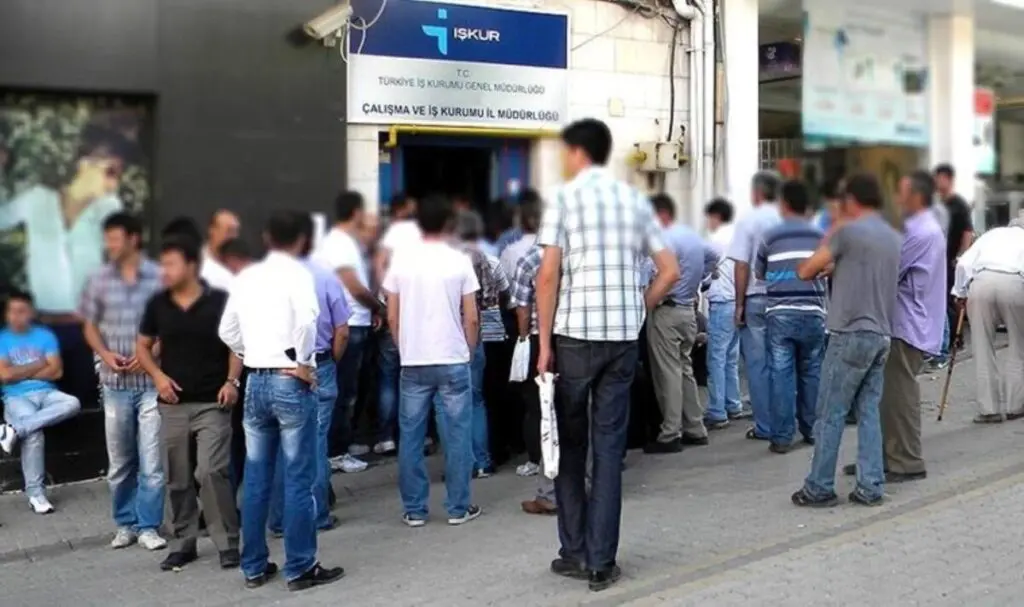 TÜİK'in ardından DİSK-Araştırma Merkezi de raporunu yayınladı-İşsizlik ödeneği alamayanların oranı yüzde 88,6