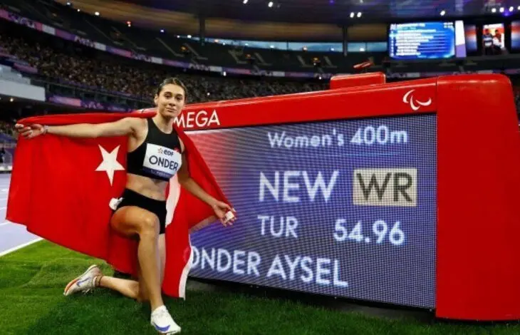 Paris 2024 Paralimpik Oyunları’nda İzmirli milli sporcu Aysel Önder, 400