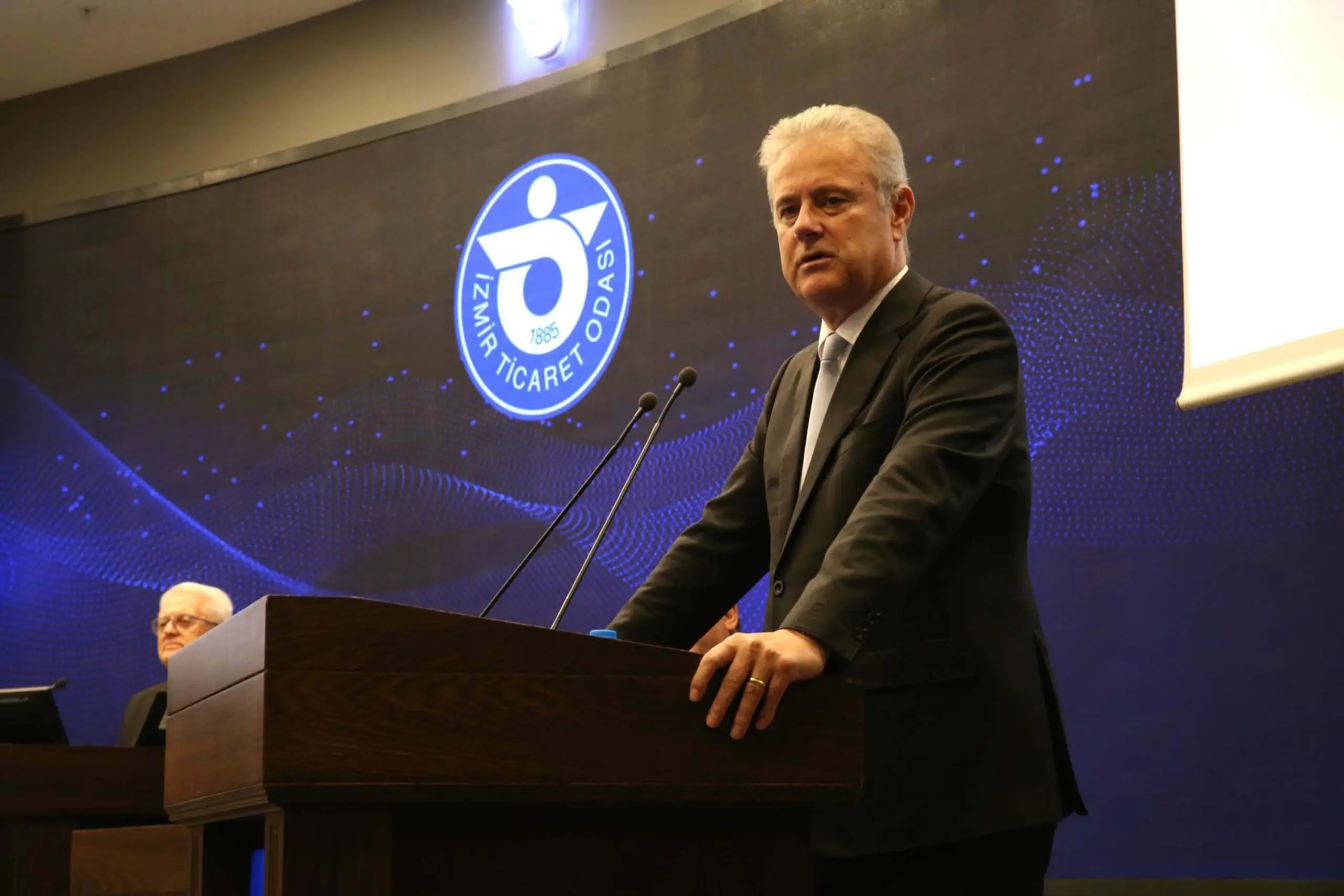 İzmir Ticaret Odası (İZTO) Yönetim Kurulu Başkanı Mahmut Özgener, erken