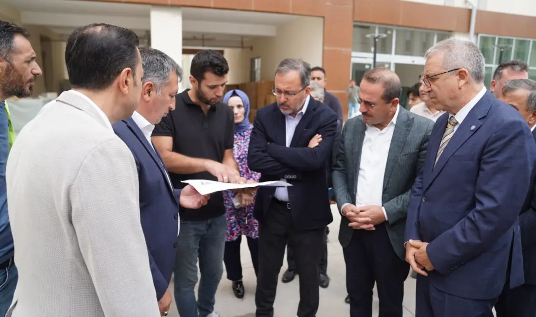 Önceki dönem Gençlik ve Spor Bakanı,  İzmir Milletvekili Dr. Mehmet
