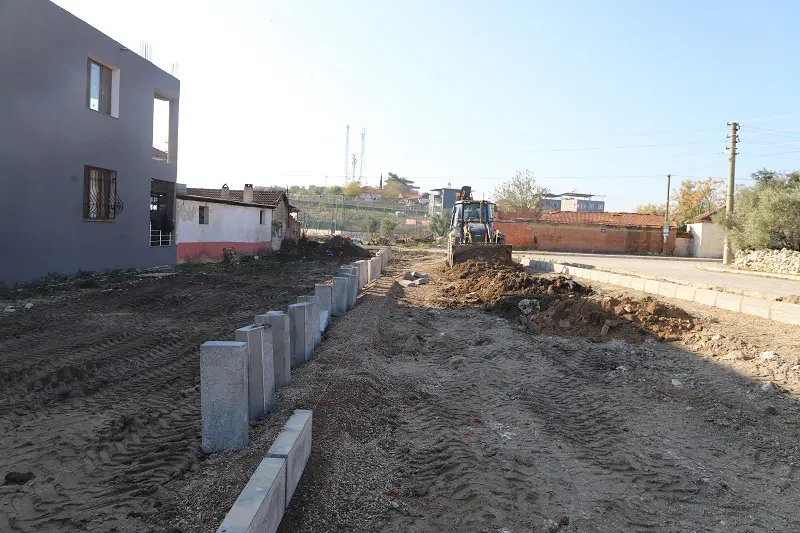 Menderes'te yol ve çevre düzenlemesi 4 Menderes'te yol ve çevre düzenlemesi