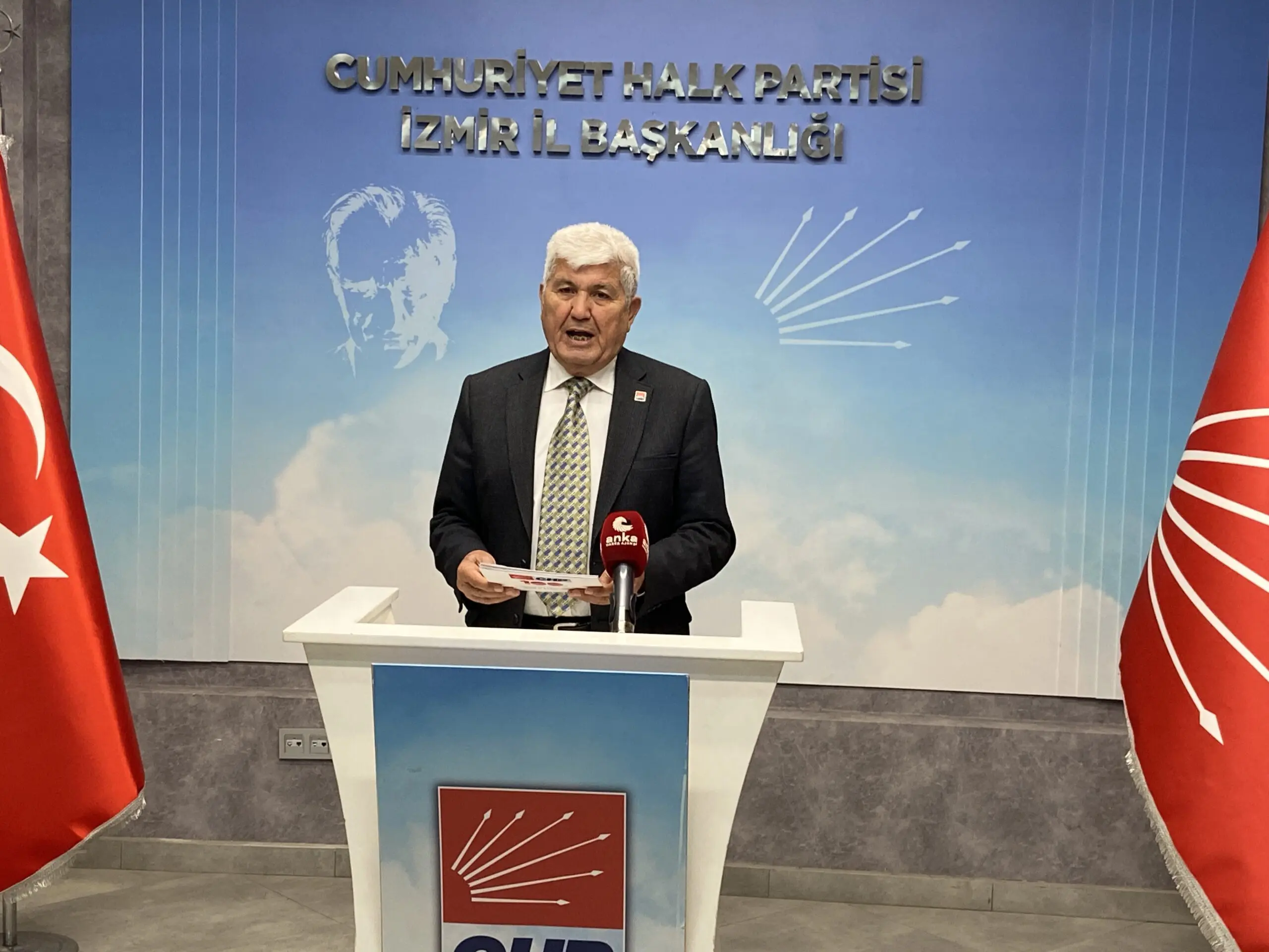 CHP İzmir öğretmenler gününde duyurdu