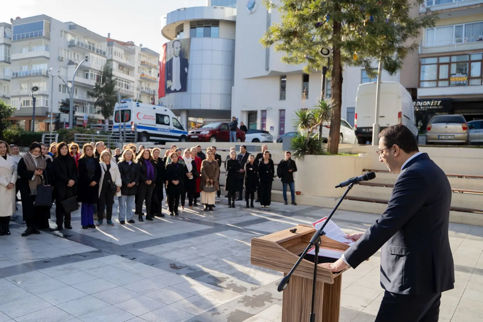 Balçova’dan kadın cinayetlerine tepki 