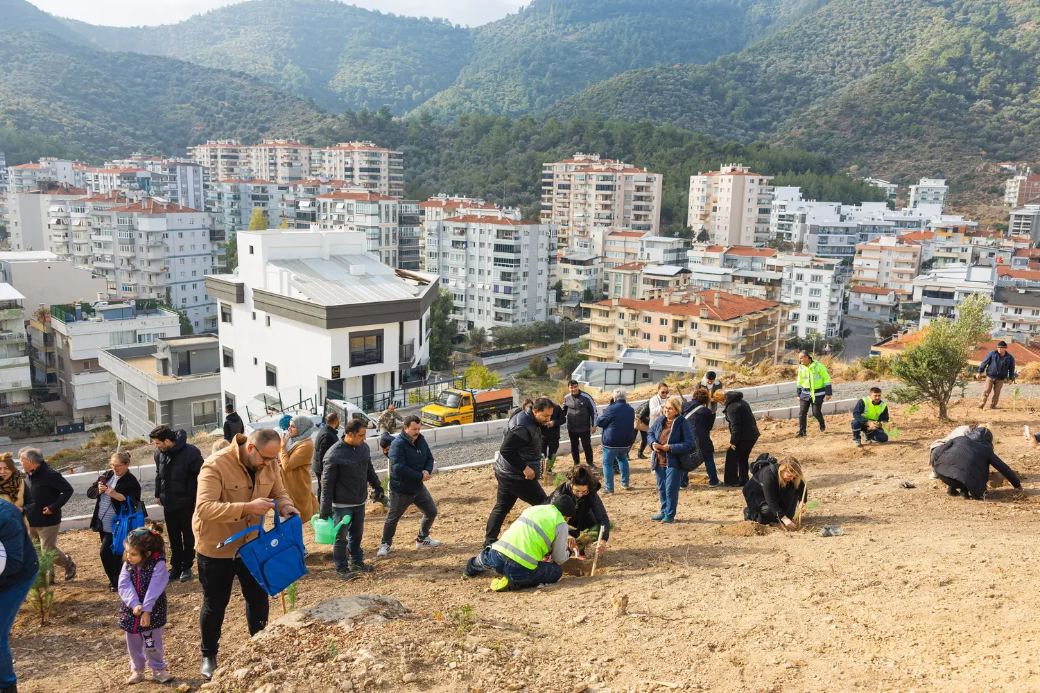 Balçova'da her doğan bebeğe fidan