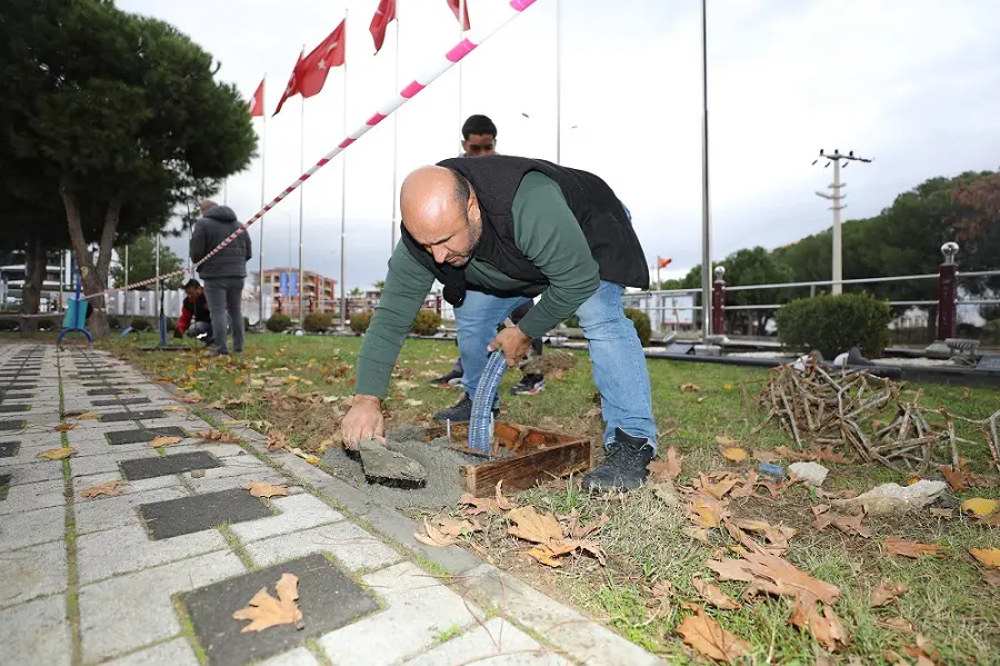 Menderes'te elektrik tesisatları yenileniyor