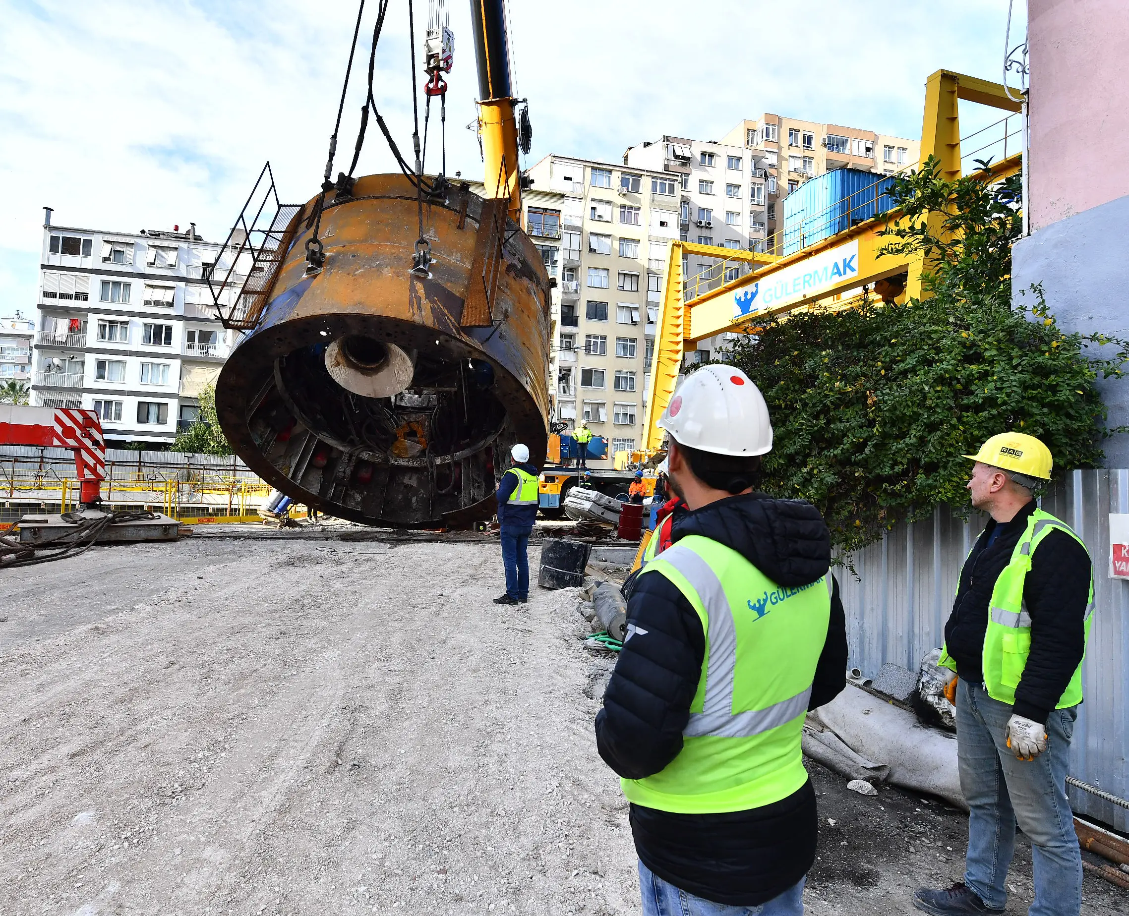 Buca Metrosu’nda 450 tonluk tünel açma makinesi (TBM), Üçyol Hat