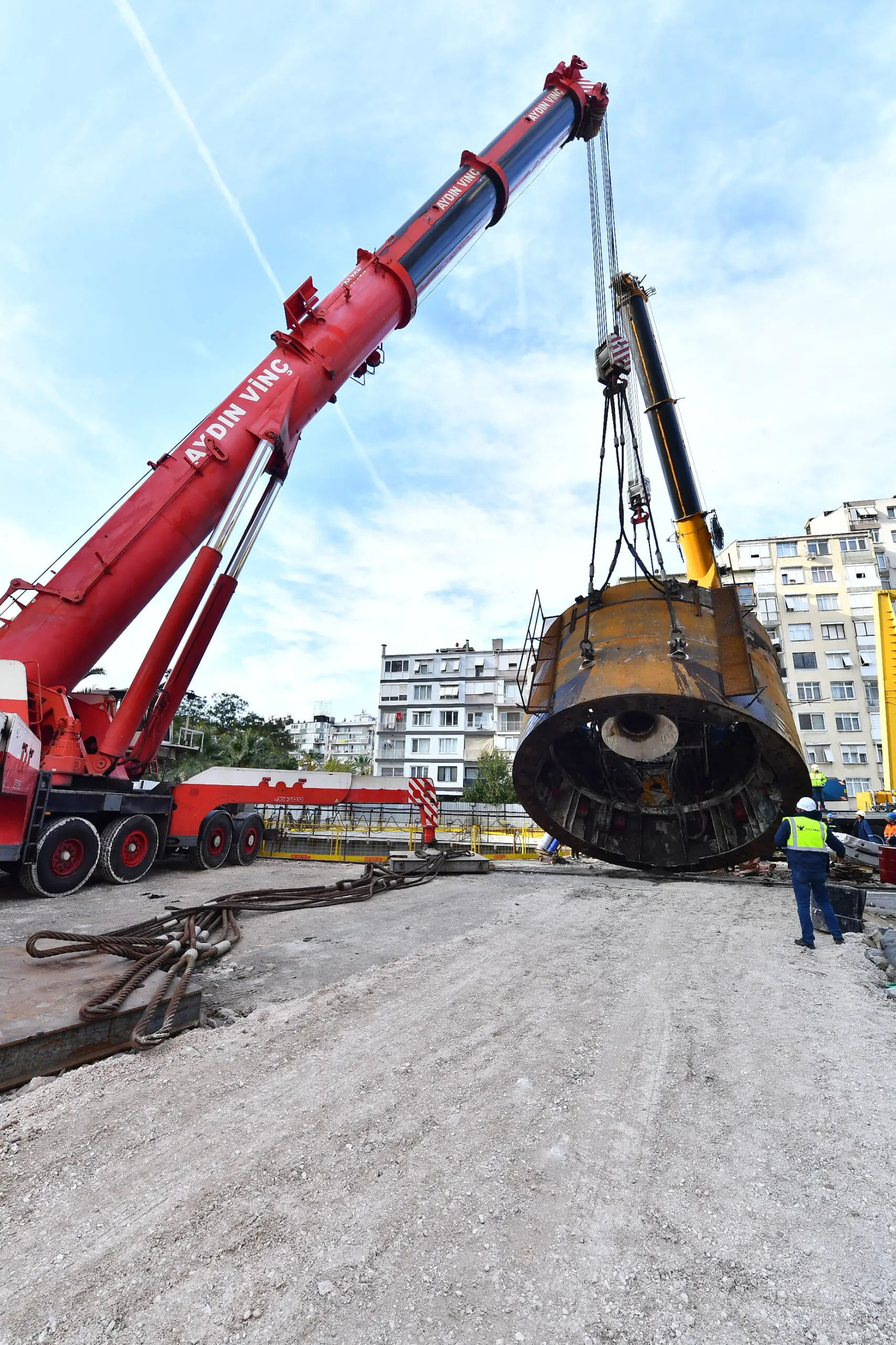 450 tonluk dev köstebek yeni rotasında: Buca Metrosu’nda dev operasyon
