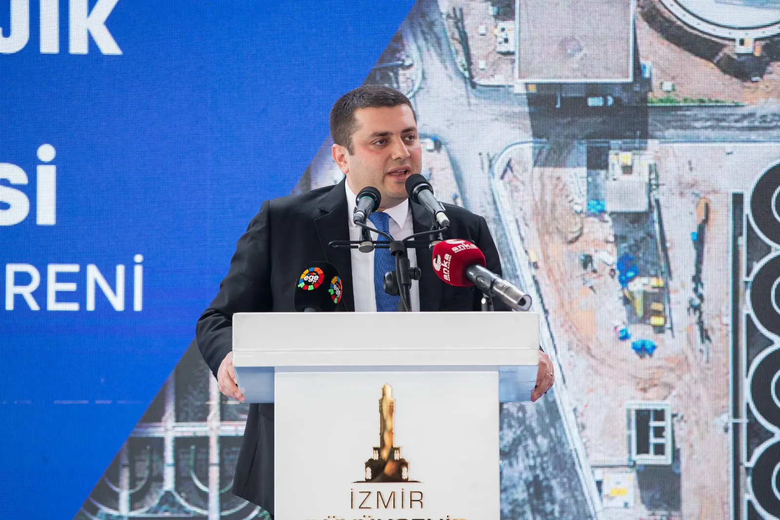 Başkan Tugay: 'Diz çöktüremediğiniz için İzmir'i kötülüyorsunuz'